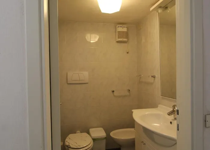 Ancora * 卡斯蒂里昂纳·德拉佩